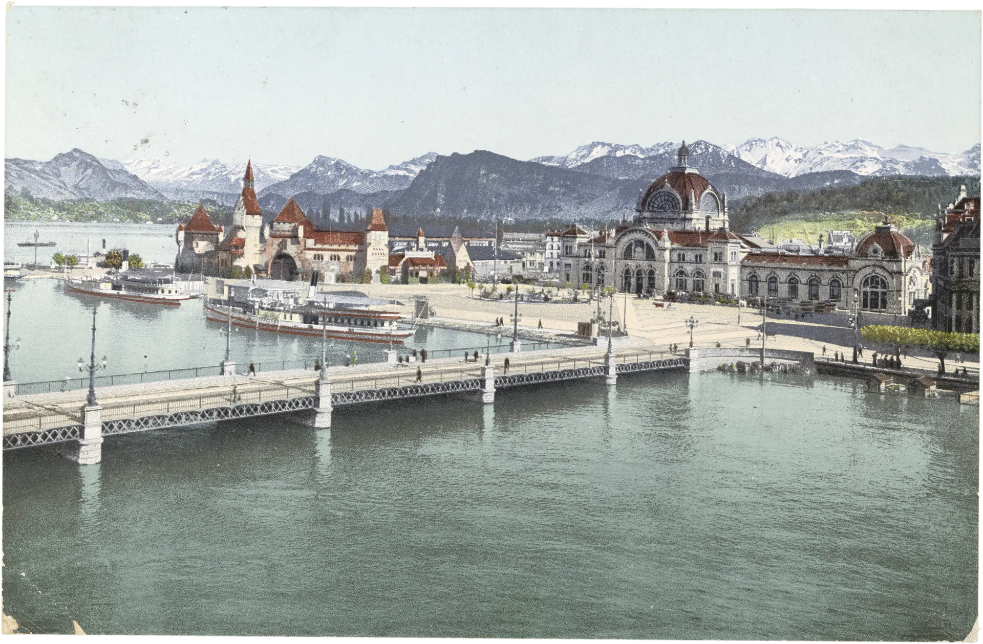 Luzern. Seebrücke, Bahnhof – Friedensmuseum u. die Alpen – Vorderseite